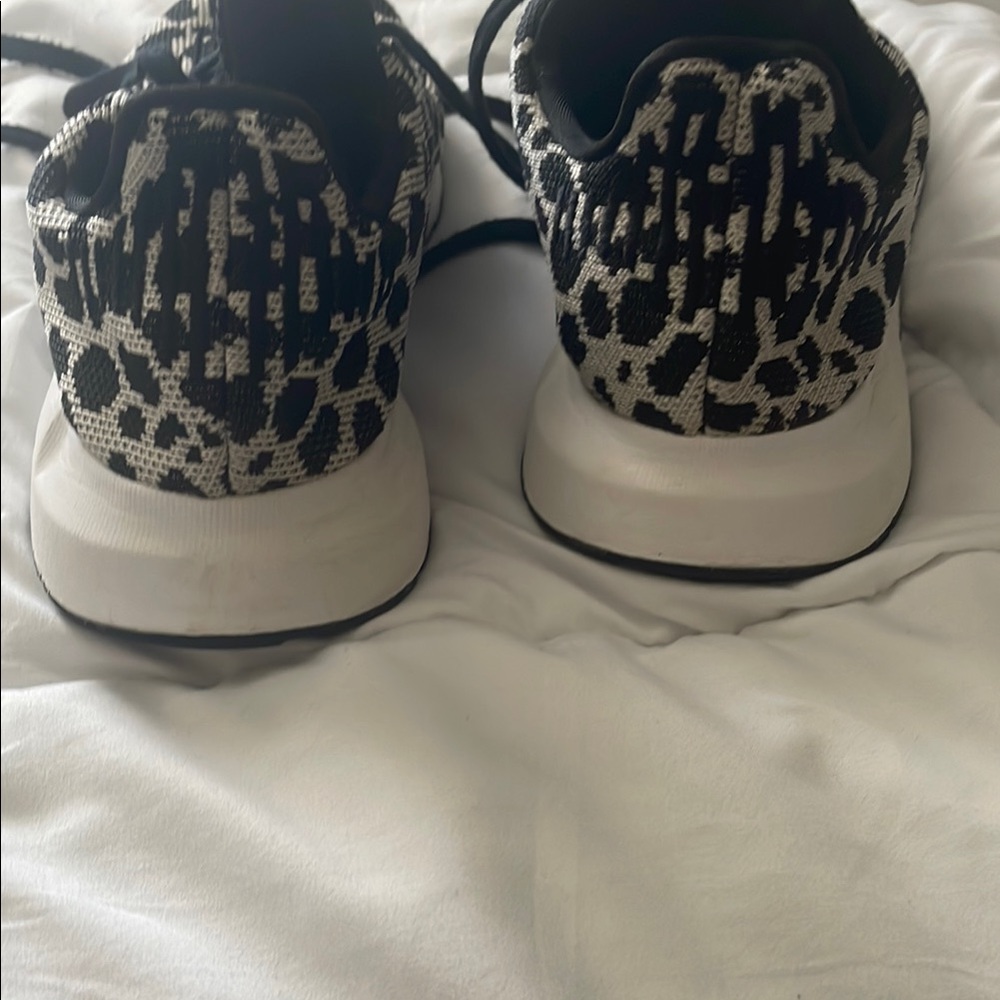 Black And White Patterned Adidas - image 4